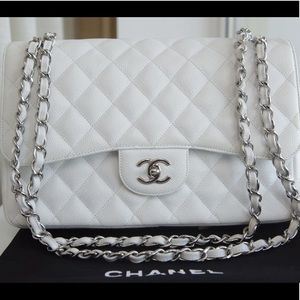 Chanel jumbo flap bag